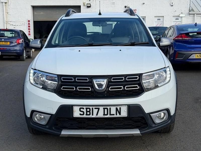 Used Dacia Sandero Lauréate 90 HP (66 kW) 2017 White Hatchback
