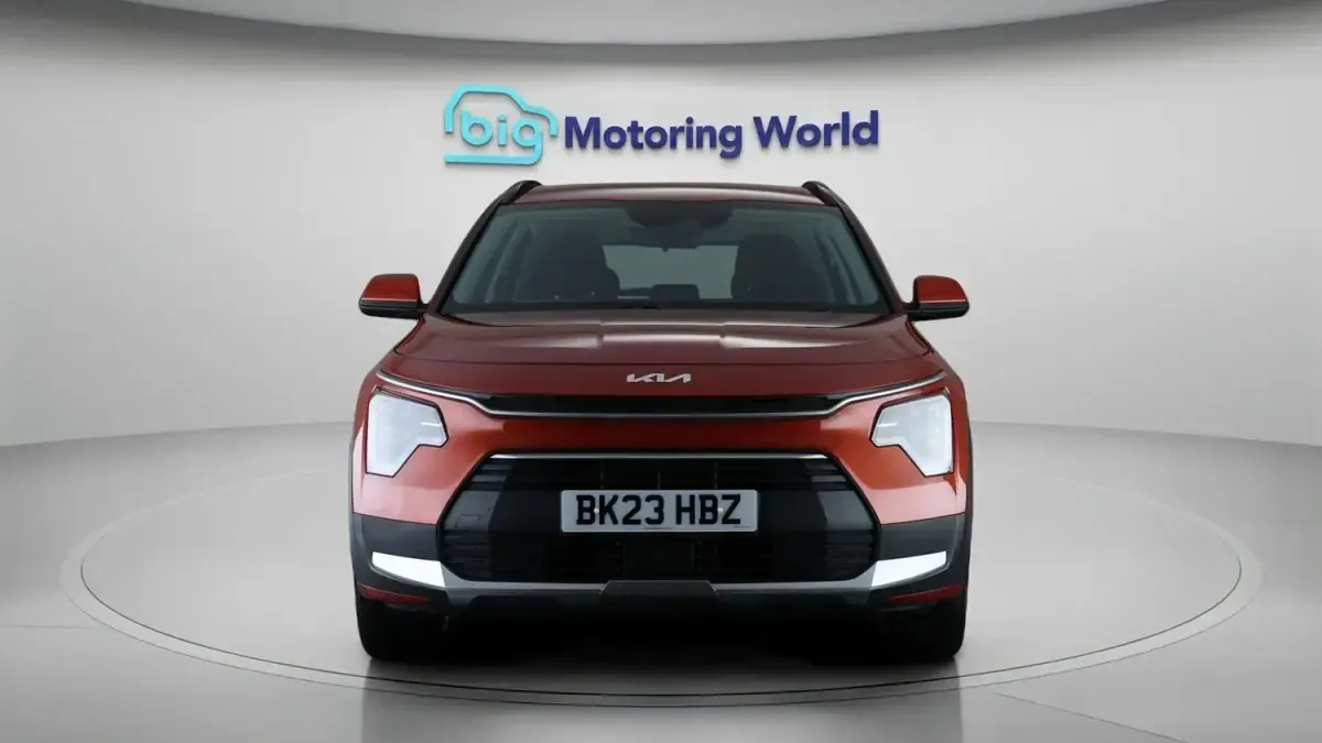 Used Kia Niro 141 HP (103 kW) 2023 Orange SUV