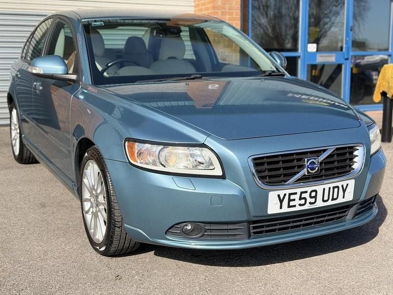 Usado Volvo S40 SE Lux 136 HP (100 kW) 2009 Azul Sedan