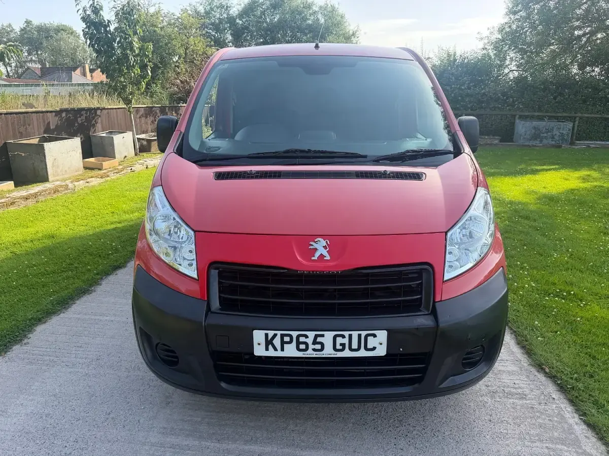 Used Peugeot Expert 2015 Red Van