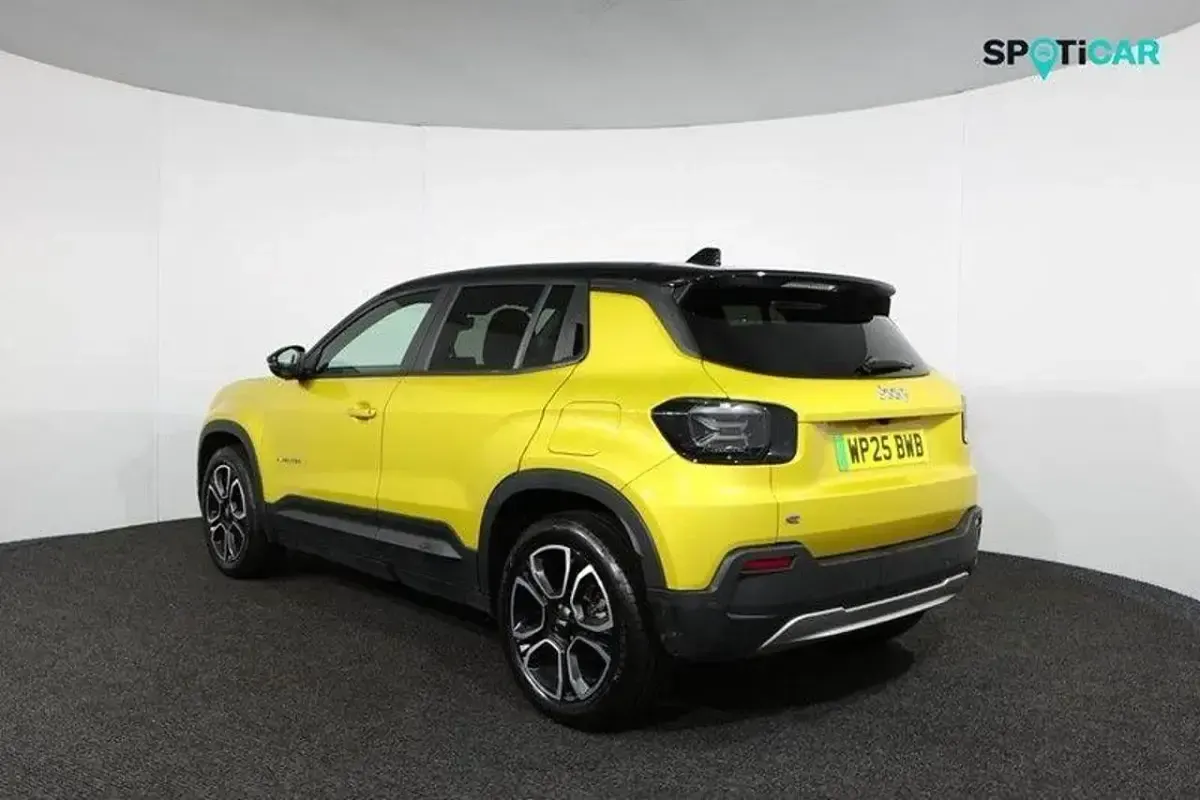 Used Jeep Avenger EV Summit 114 kW (156 HP) 2025 Yellow/black SUV