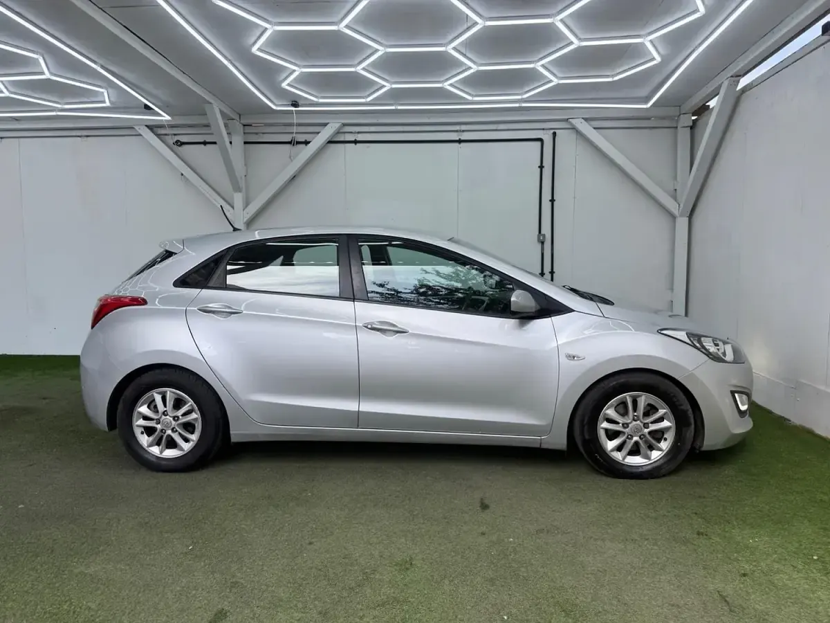 Used Hyundai i30 Active 108 HP (79 kW) 2012 Silver Hatchback