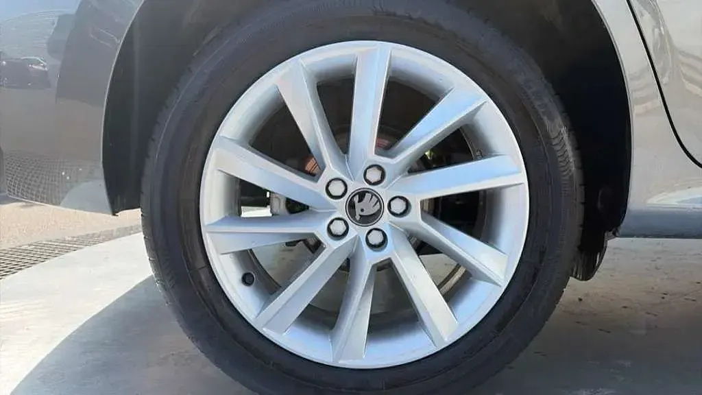 Used Skoda Kamiq SE 95 HP (69 kW) 2025 Grey SUV