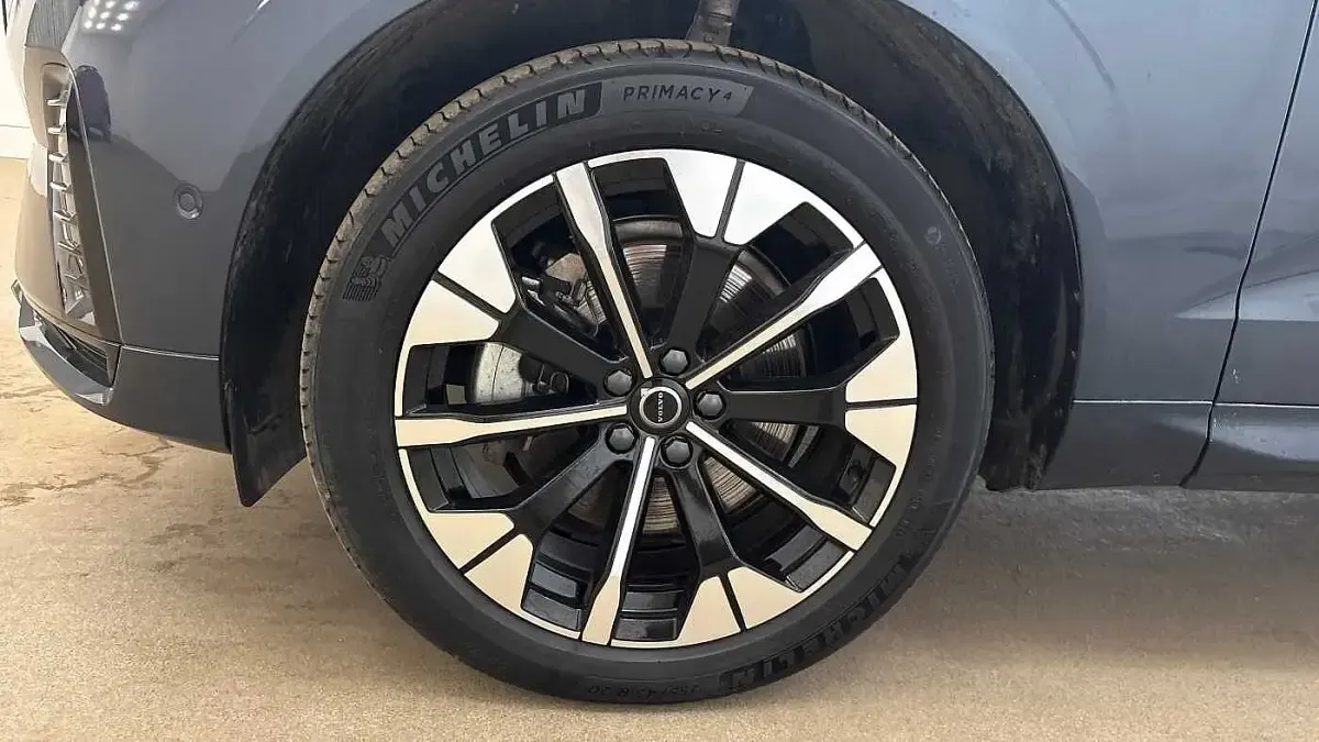 Used Volvo XC60 Plus 250 HP (183 kW) 2025 Blue SUV