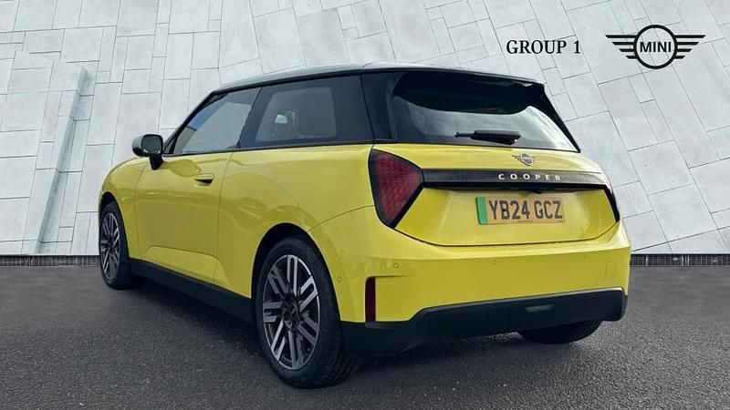 Used Mini Cooper Hatch 135 kW (184 HP) 2024 Yellow Hatchback