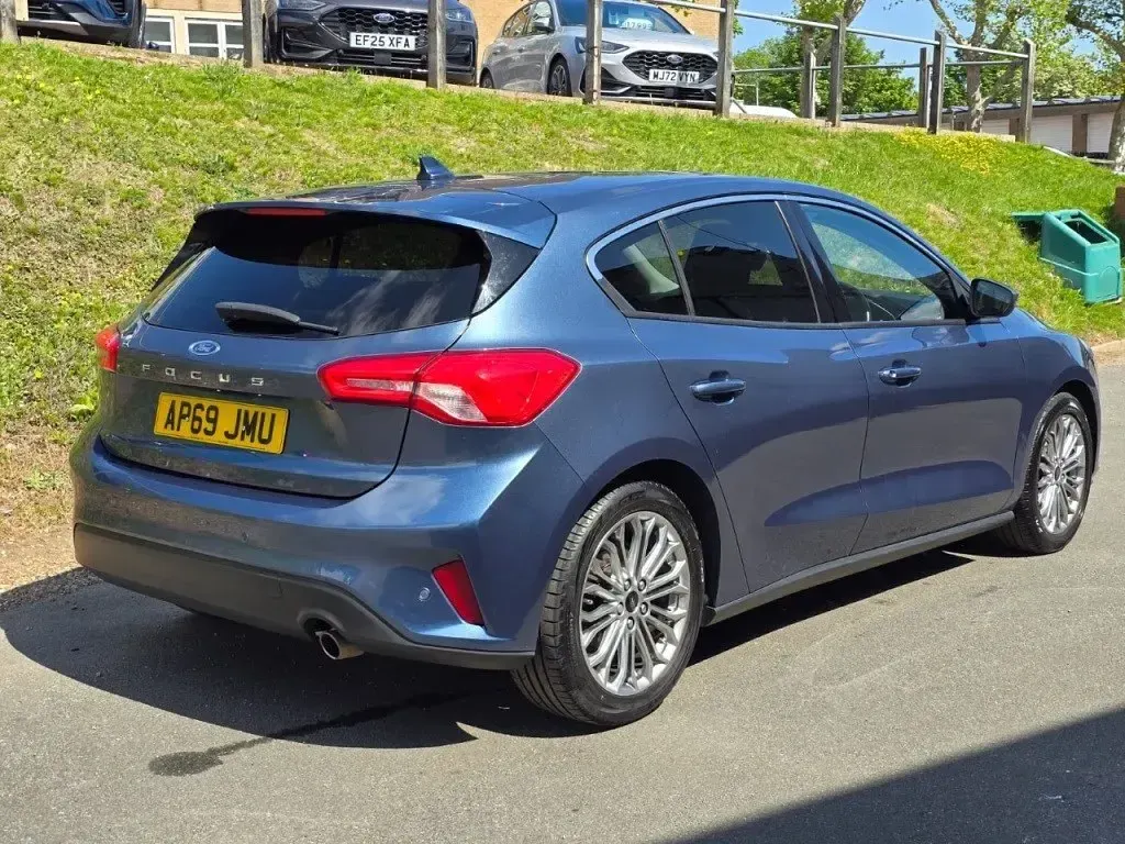 Używany Ford Focus Titanium X 2020 Niebieski Hatchback