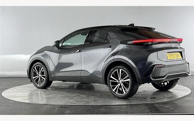 Used Toyota C-HR 140 HP (102 kW) 2026 SUV