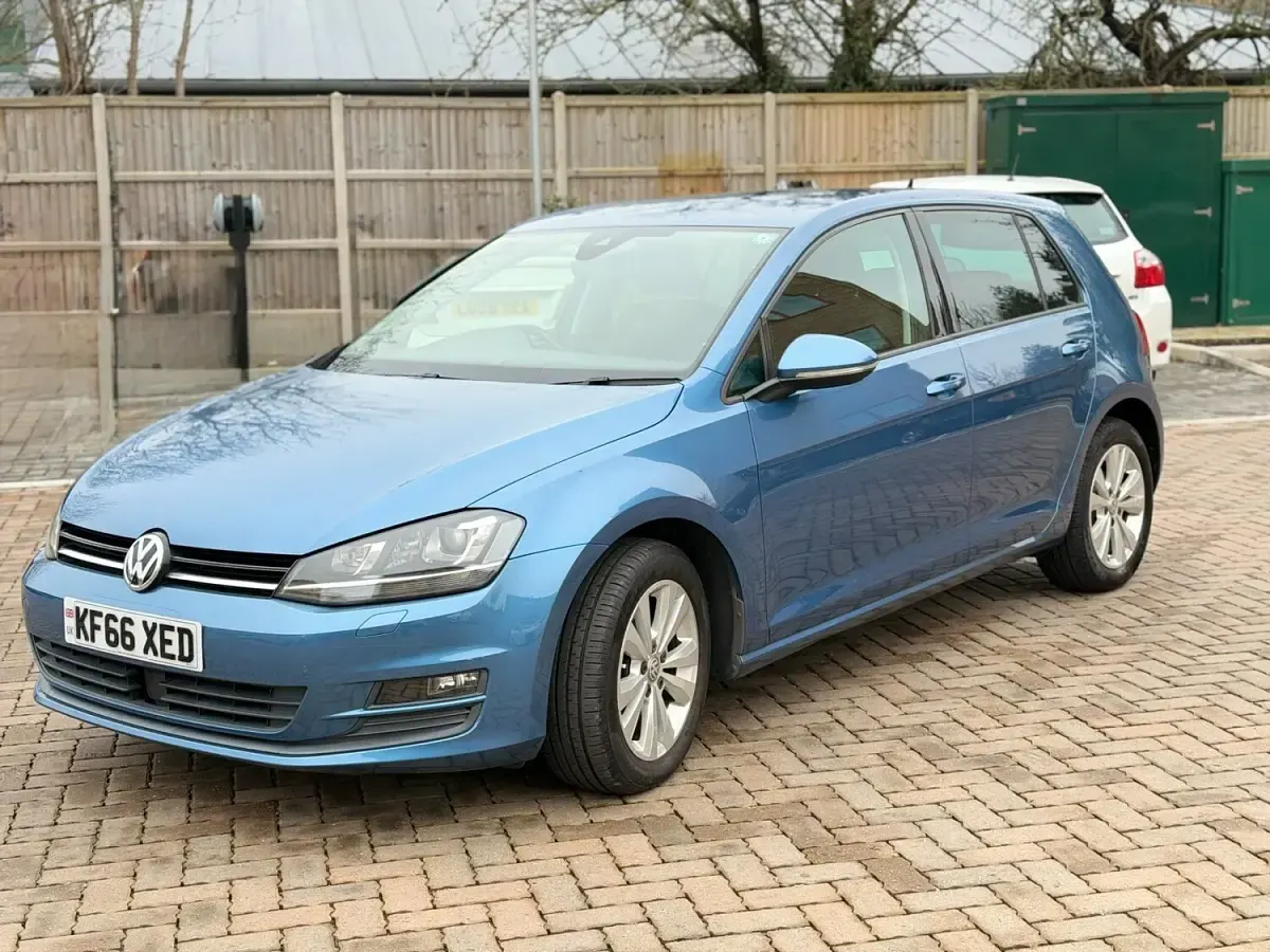 Used VW Golf VIII Comfortline 2026 Blue Hatchback