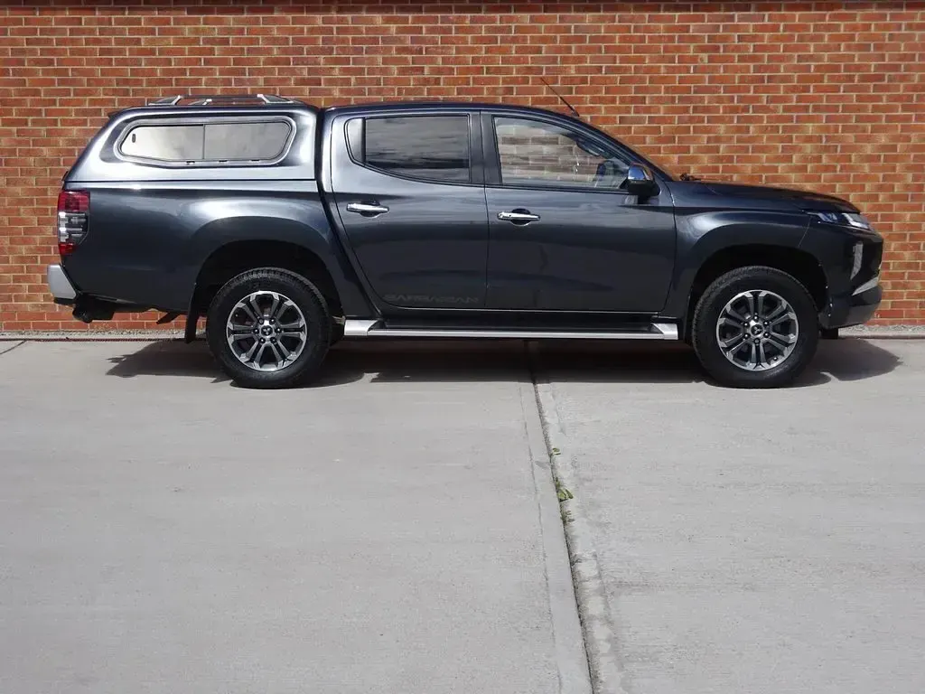 Used Mitsubishi L200 150 HP (110 kW) 2019 Grey Pickup