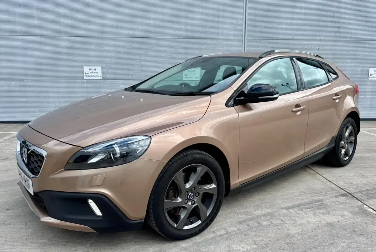 Used Volvo V40 2016 Bronze Hatchback