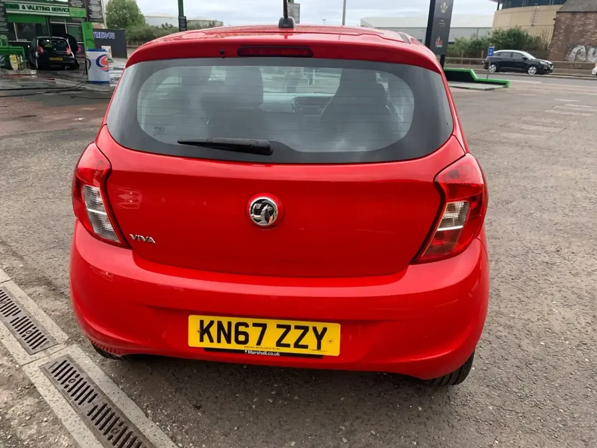 Second-hand Vauxhall Viva 75 CP (55 kW) 2017 Roșu Hatchback