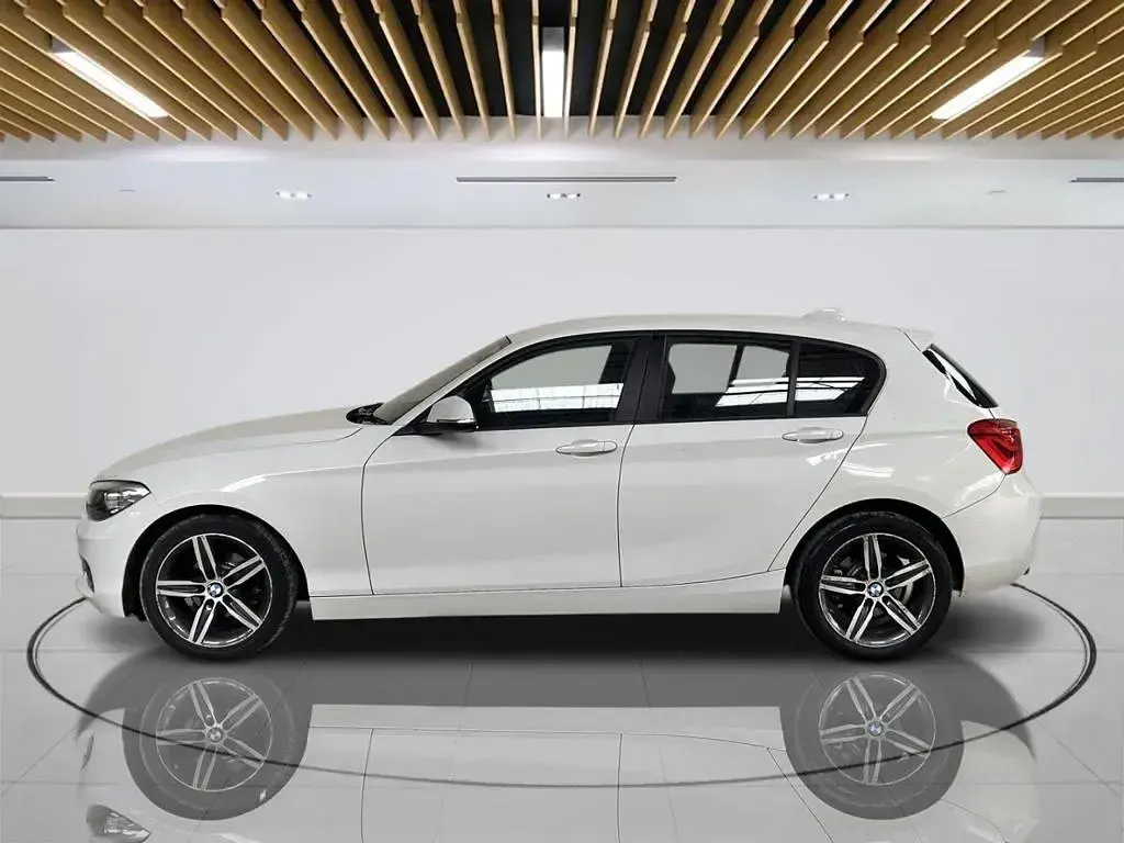 Used BMW 118 Sport Line 136 HP (100 kW) 2018 White Hatchback