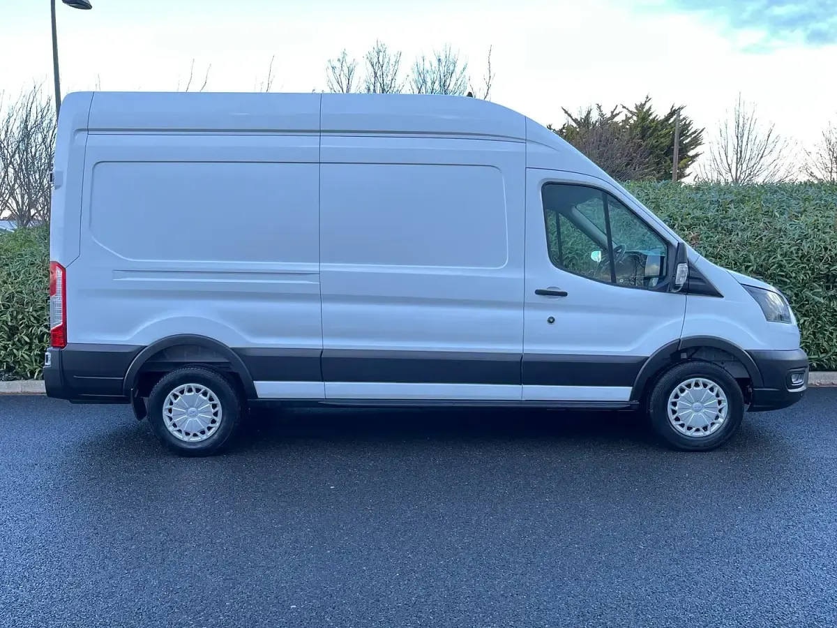 Used Ford Transit Trend 130 HP (95 kW) 2021 White Van