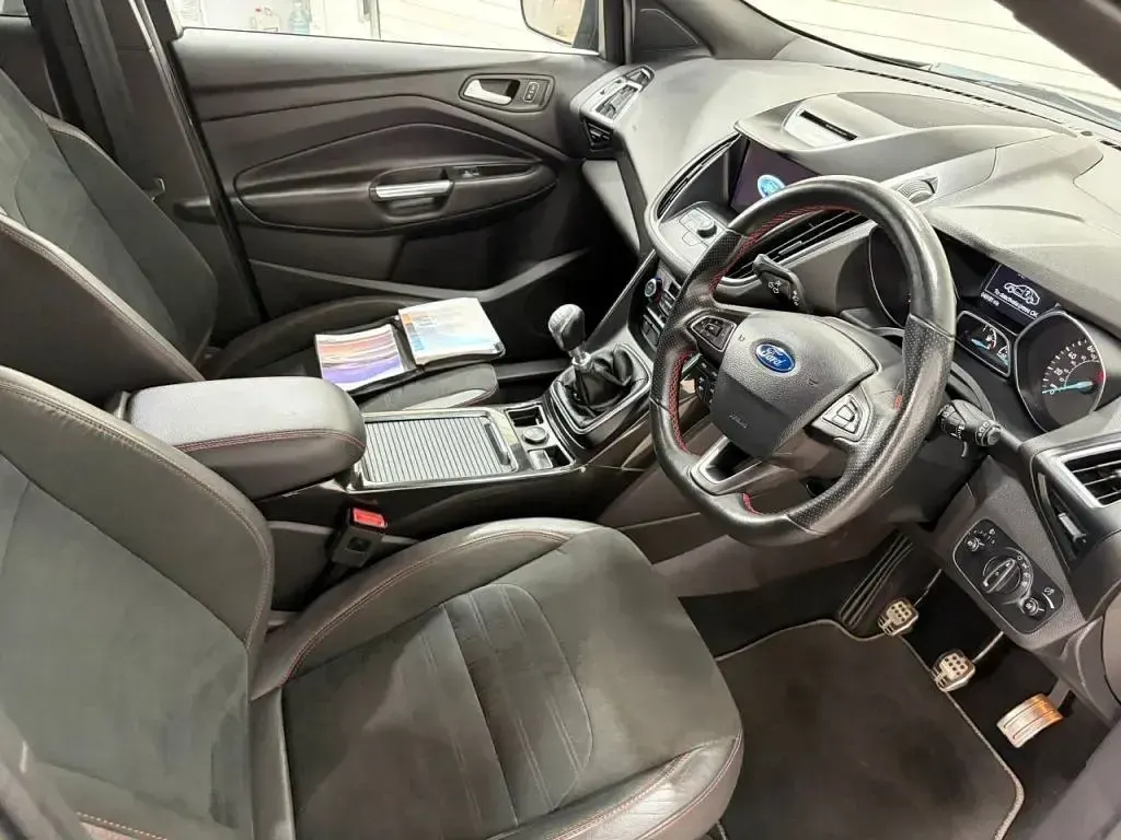Second-hand Ford Kuga ST-Line 150 CP (110 kW) 2019 Gri SUV
