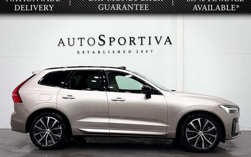 Used Volvo XC60 Ultimate 250 HP (183 kW) 2023 Gold SUV