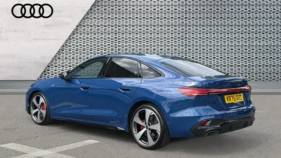 Used Audi A5 Sportback Advanced 204 HP (150 kW) 2025 Blue Hatchback