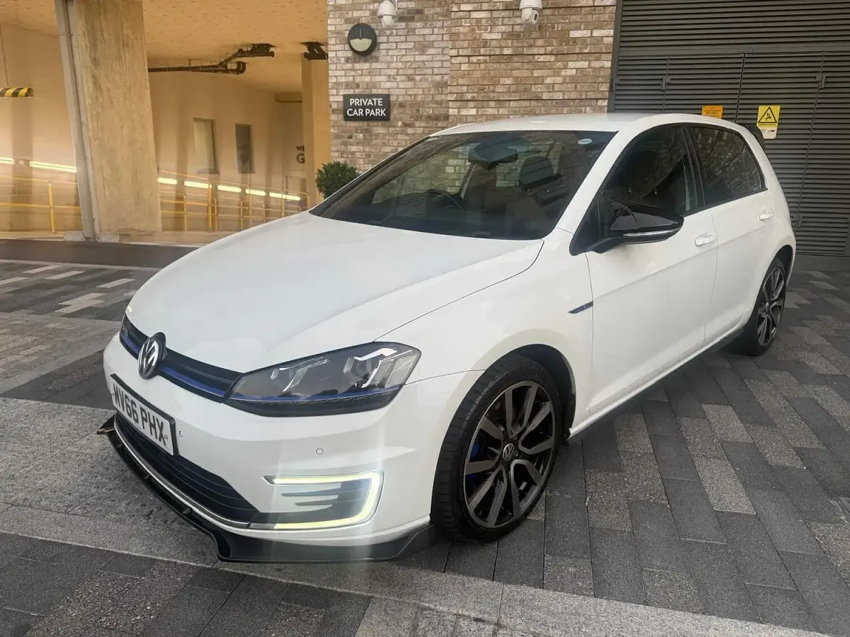 Used VW Golf VII GTE 204 HP (150 kW) 2016 White Hatchback