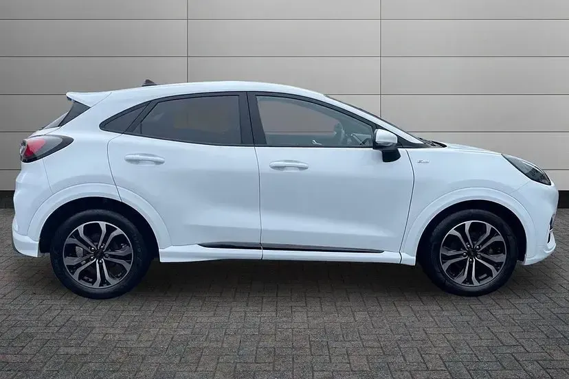 Used Ford Puma ST-Line 125 HP (91 kW) 2023 Frozen white SUV