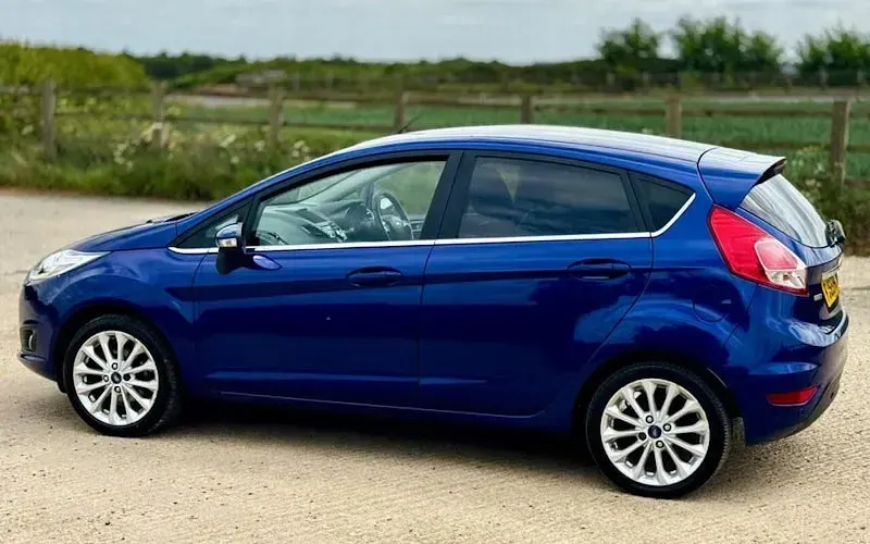 Used Ford Fiesta Titanium X 101 HP (74 kW) 2015 Blue Hatchback