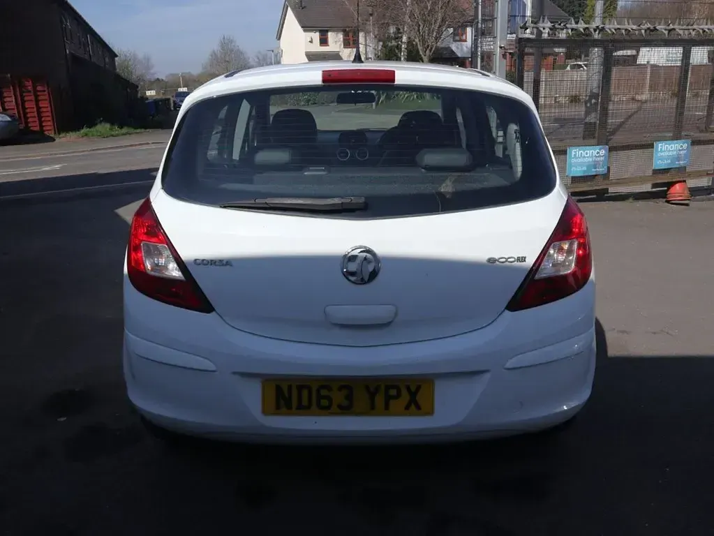 Usado Vauxhall Corsa Excite 65 HP (47 kW) 2014 Branco Citadino