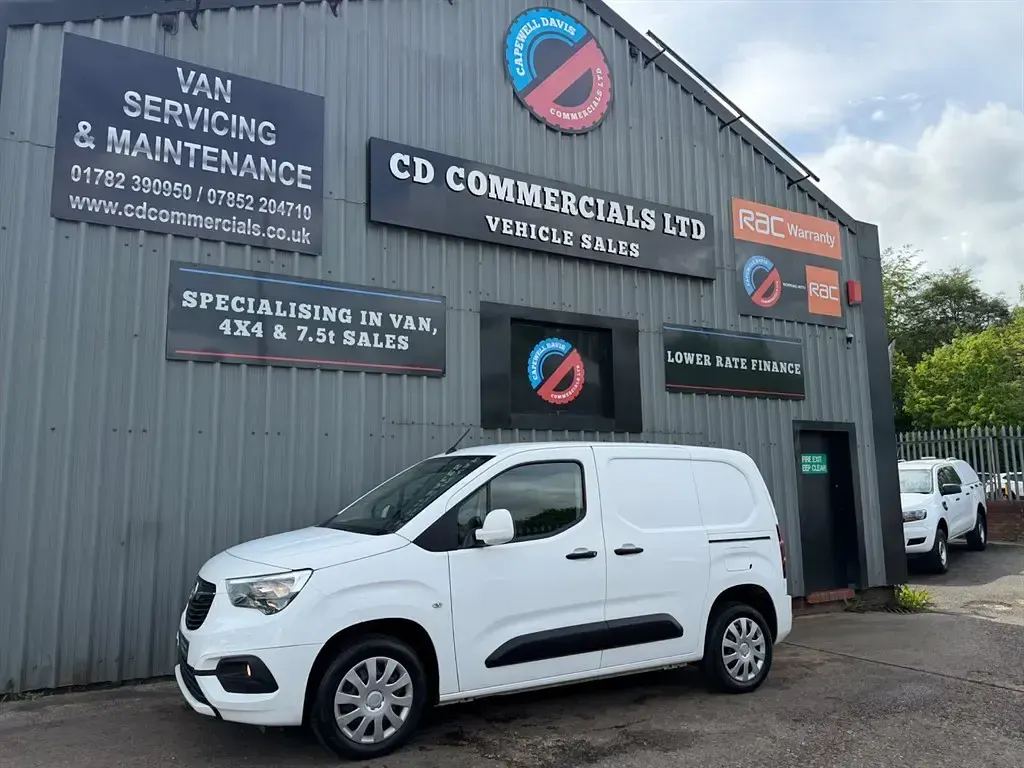 Used Vauxhall Combo Sportive 2021 White MPV
