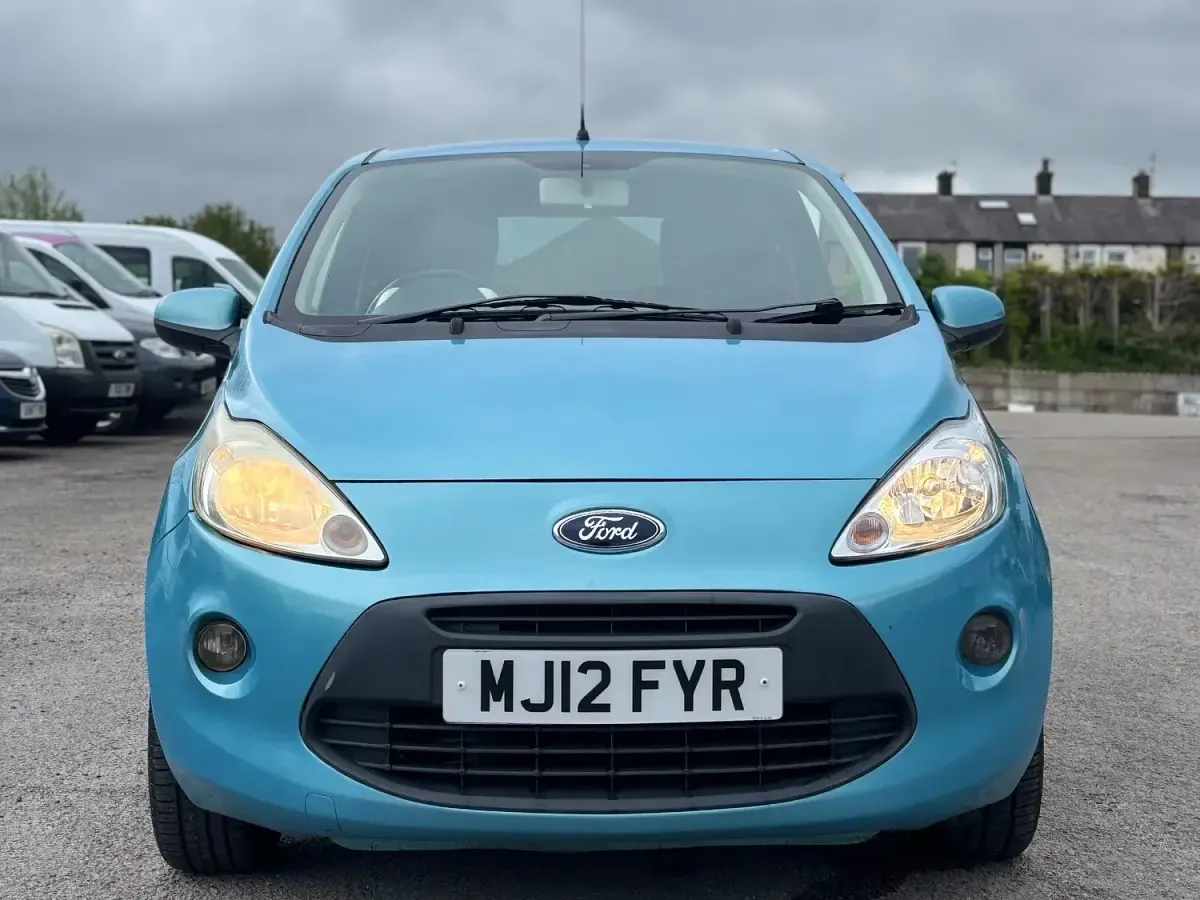 Käytetty Ford Ka Zetec 69 HP (50 kW) 2012 Sininen Viistoperä