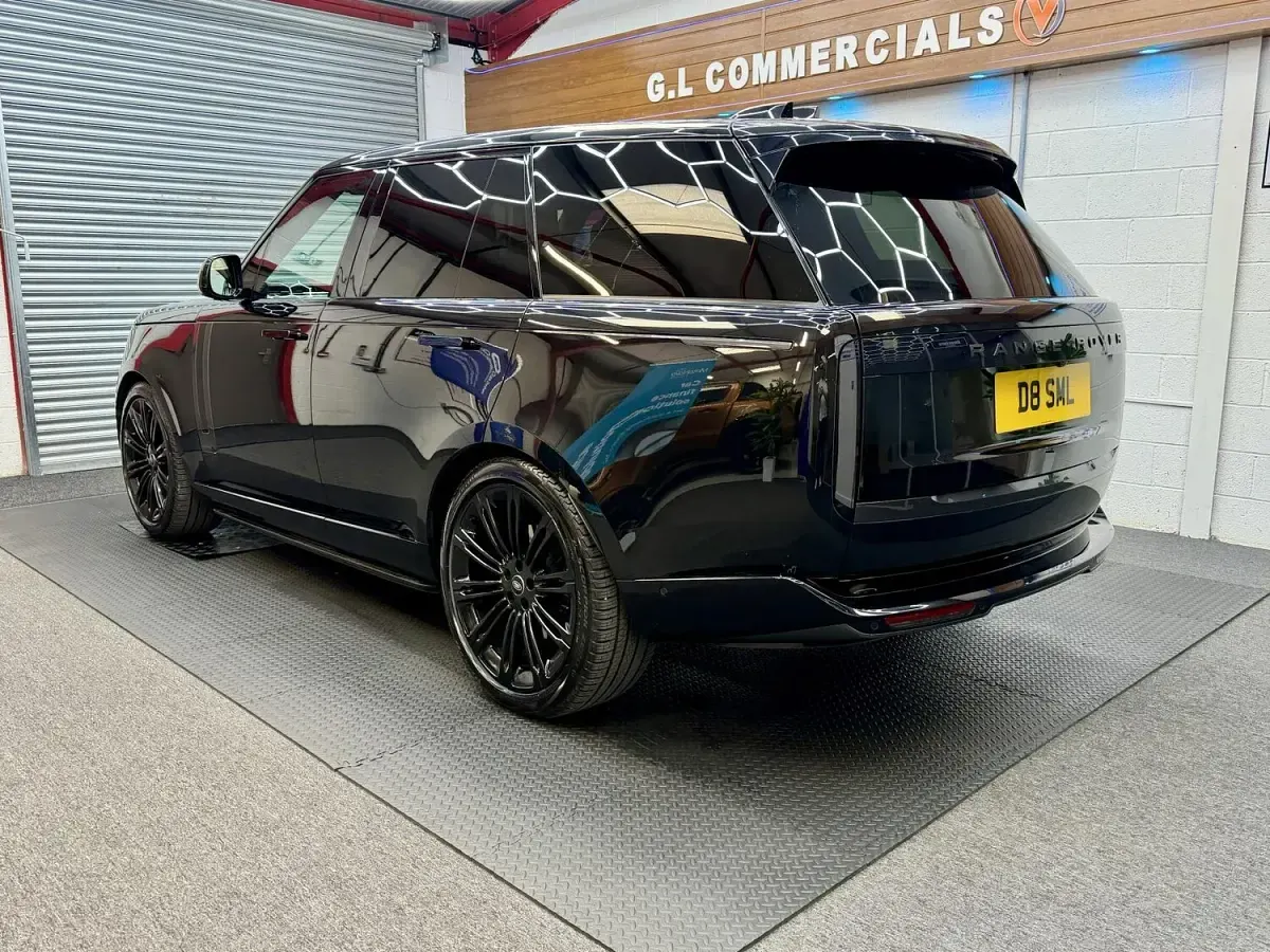 Used Land Rover Range Rover Autobiography 400 HP (294 kW) 2025 Black SUV