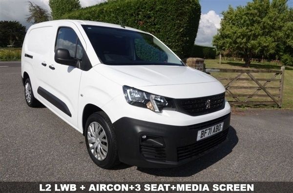 White Used 2021 Peugeot Partner Premium MPV | £15,588 (Expensive) - Image 1/1