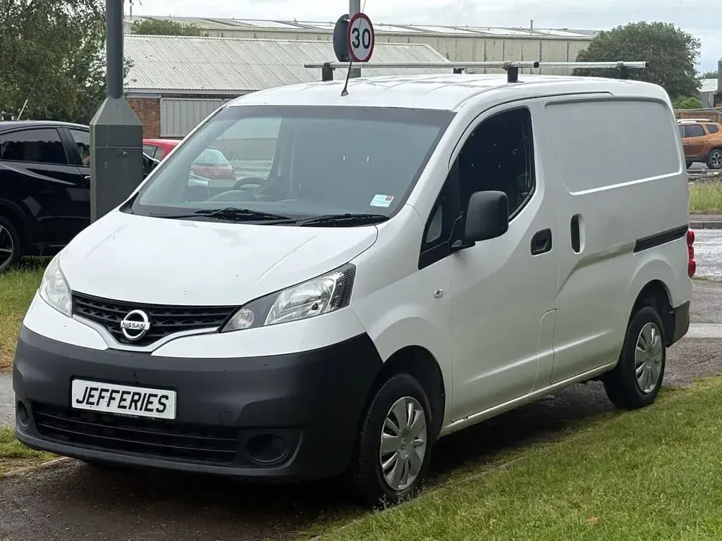 Used Nissan NV200 Acenta 90 HP (66 kW) 2014 White MPV