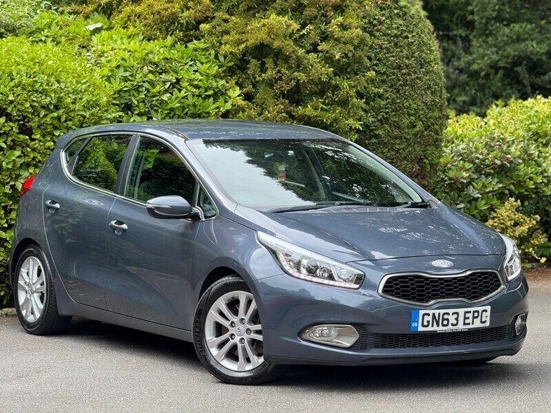 Blue Used 2013 Kia Ceed 2 Hatchback | £2,995 (Fair price) - Image 1/4