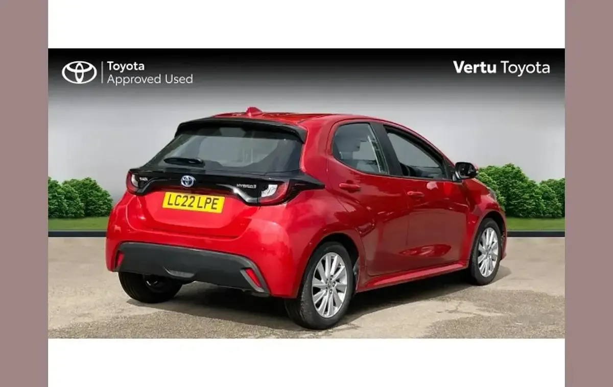 Used Toyota Yaris 116 HP (85 kW) 2022 Red Hatchback