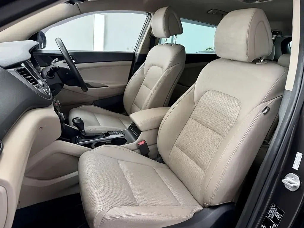 Used Hyundai Tucson Premium 185 HP (136 kW) 2016 Grey SUV