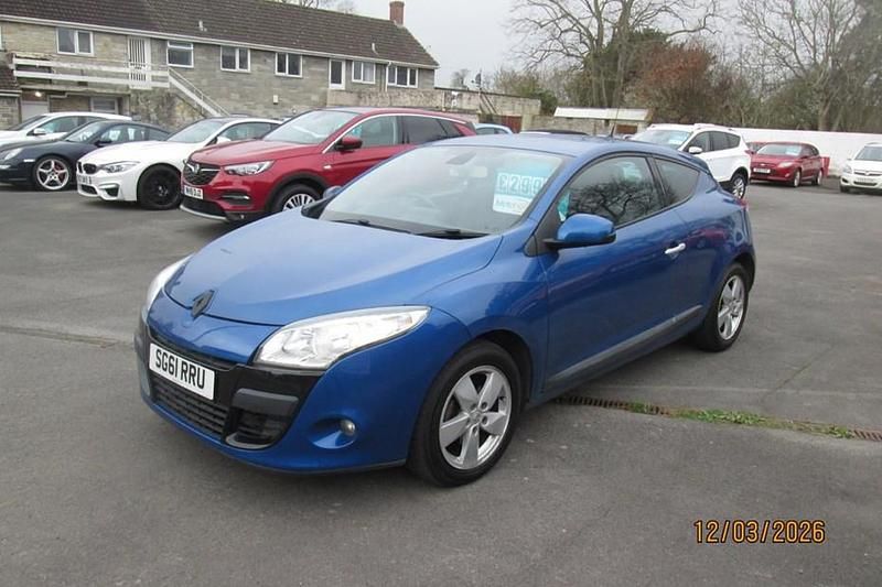 Used Renault Mégane III Dynamique 110 HP (80 kW) 2011 Coupe