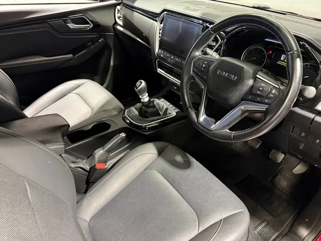 Usado Isuzu D-Max 163 CV (119 kW) 2022 Rojo Pickup/Camioneta