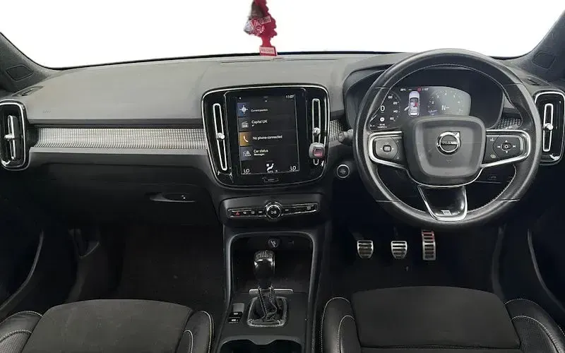 Used Volvo XC40 R-Design 163 HP (119 kW) 2020 Black SUV