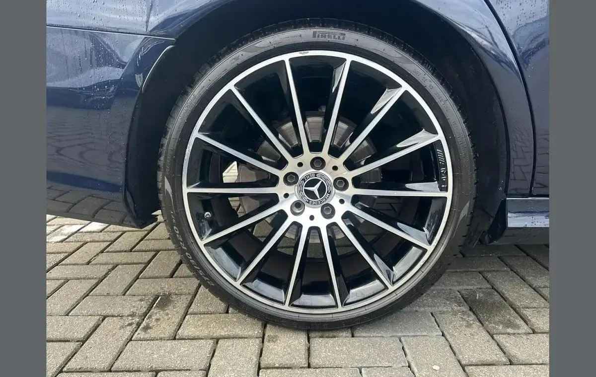 Used Mercedes E200 AMG line 196 HP (144 kW) 2022 Blue Sedan