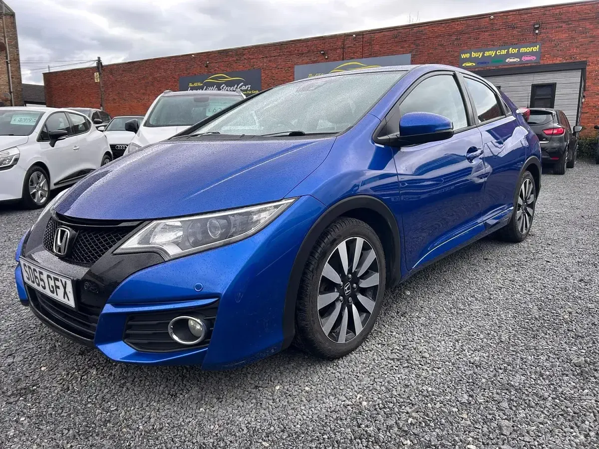 Used Honda Civic SE Plus 142 HP (104 kW) 2015 Blue Hatchback