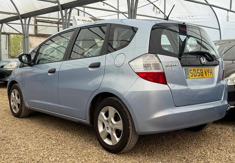 Second-hand Honda Jazz SE 90 CP (66 kW) 2008 Albastru Hatchback