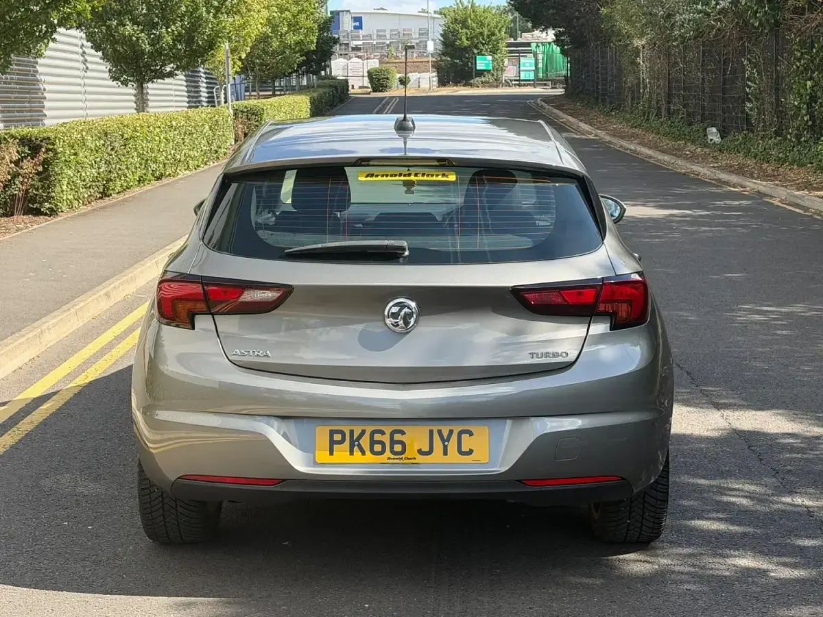 Used Vauxhall Astra SRi 150 HP (110 kW) 2016 Grey Hatchback