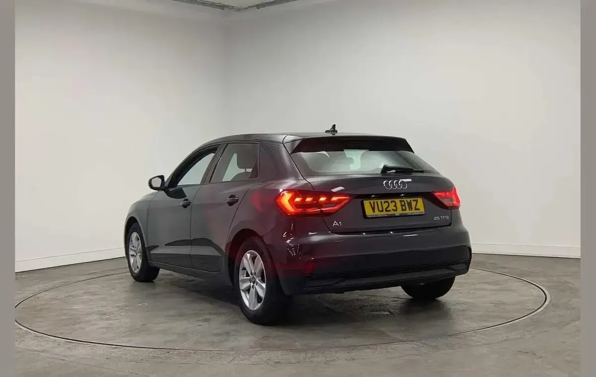 Gebraucht Audi A1 Design 94 PS (69 kW) 2023 Grau SUV