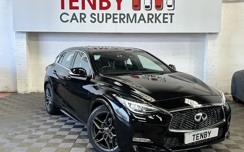 Used Infiniti Q30 Sport Tech 170 HP (125 kW) 2017 Hatchback