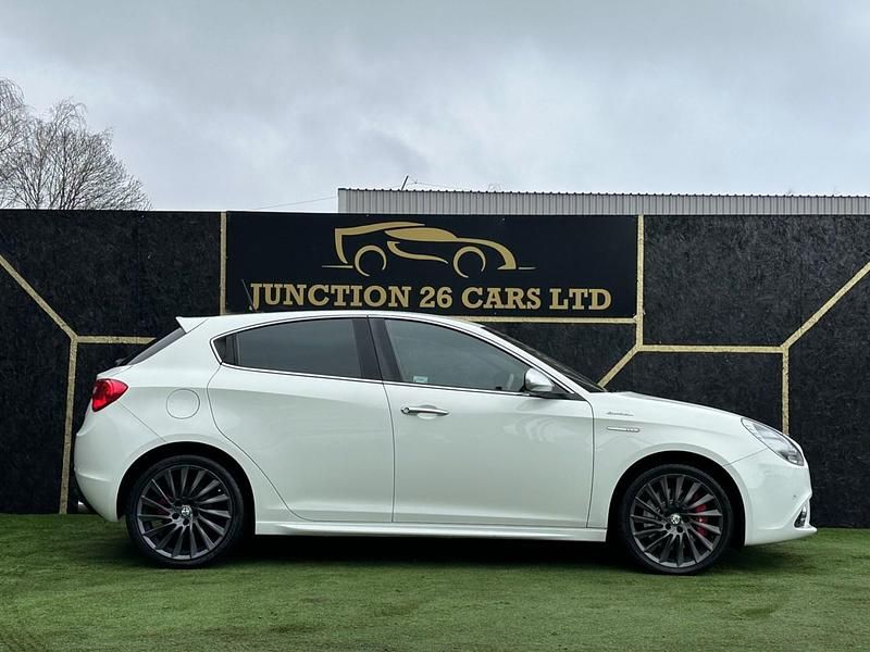 Used Alfa Romeo Giulietta 2014 White Hatchback