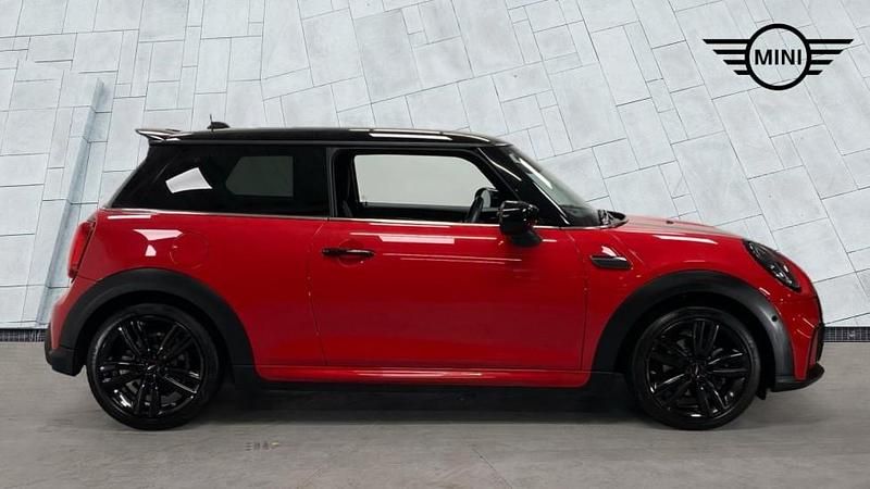 Used Mini Cooper Hatch 134 HP (98 kW) 2023 Red Hatchback