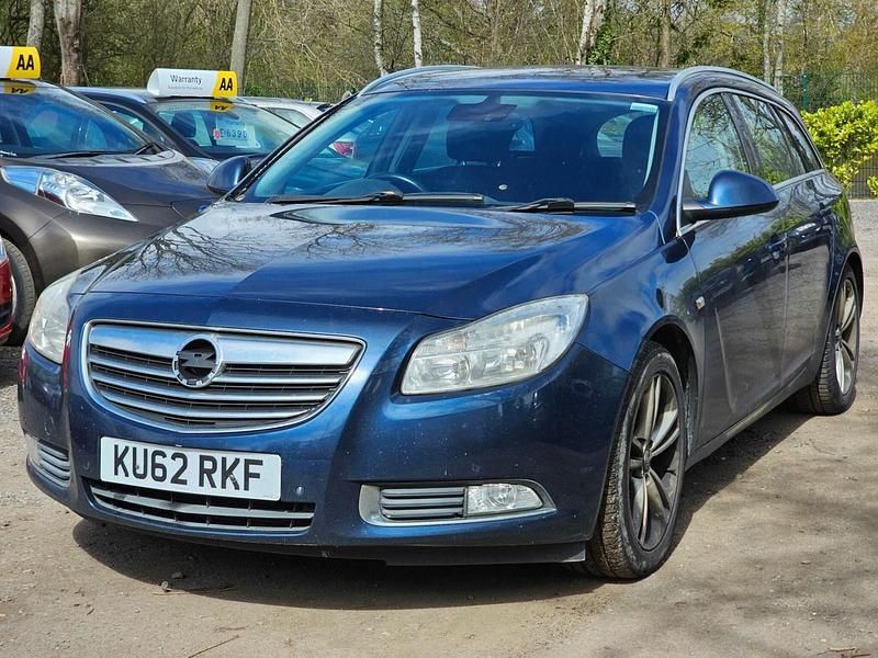 Used Vauxhall Insignia S 160 HP (117 kW) 2012 Blue Estate