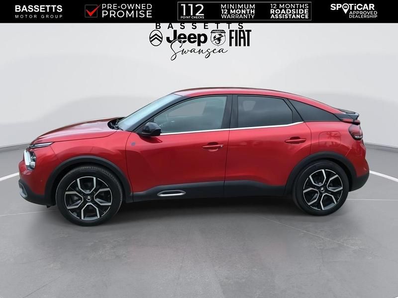 Begagnad Citroën e-C4 Shine 100 kW (136 HK) 2022 Röd Halvkombi