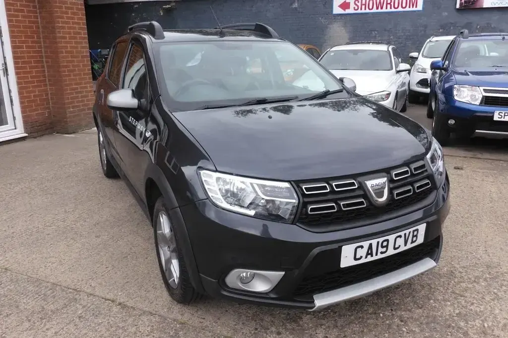 Begagnad Dacia Sandero Essentiel 90 HK (66 kW) 2019 Grå Halvkombi