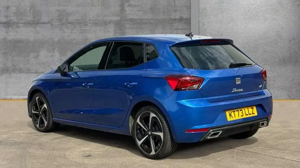 Used Seat Ibiza FR Sport 95 HP (69 kW) 2024 Blue Hatchback