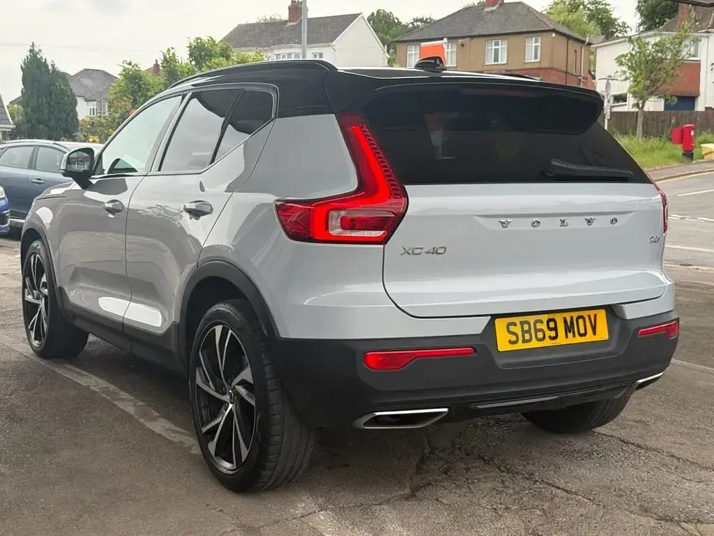Used Volvo XC40 R-Design Pro 190 HP (139 kW) 2020 Silver SUV