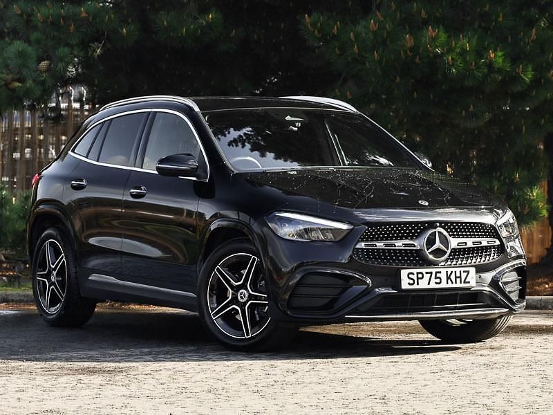 Used Mercedes GLA200 Executive 150 HP (110 kW) 2025 Black SUV