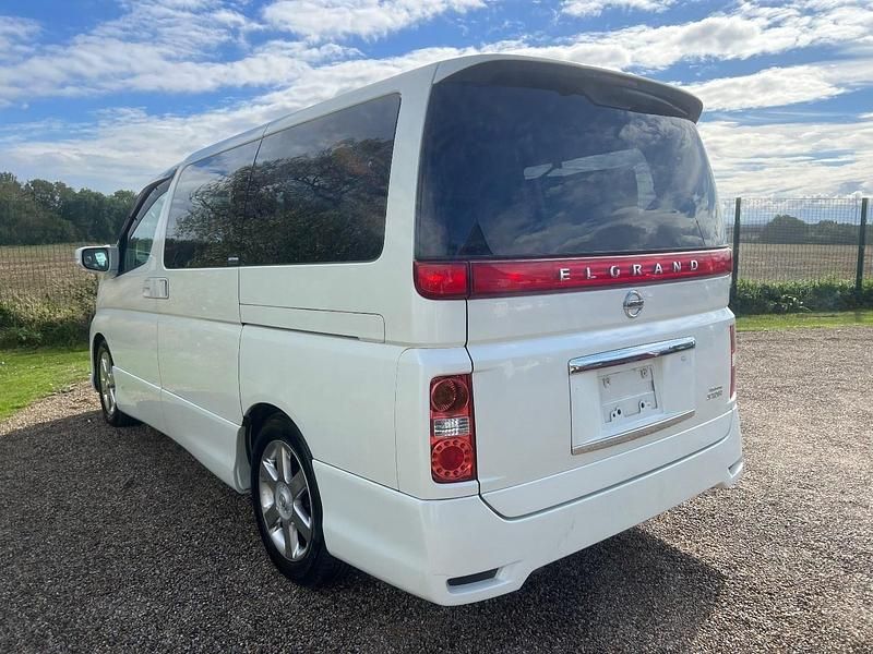Used Nissan Elgrand 2007 White MPV